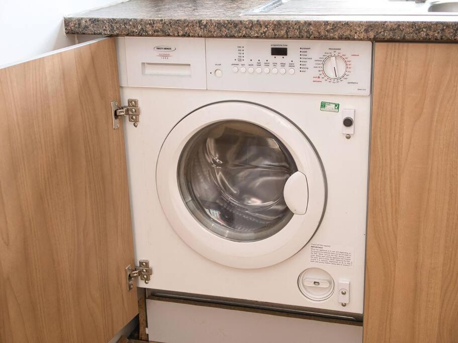 Lovely 1 Bedroom Apartment - Bham City Centre Birmingham Bagian luar foto